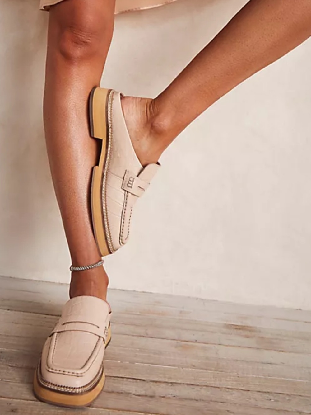 Free People Lilith Loafer Mules Cream Crocodile Print Women’s Size 40